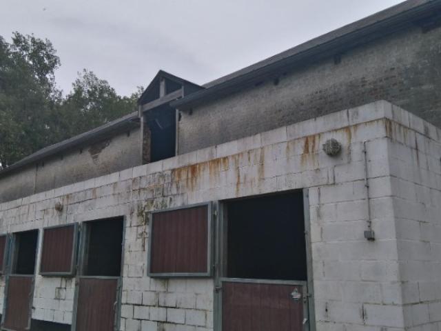 Malengret : Transformation d'un grenier à foin dans une ferme en appartement. - Avant